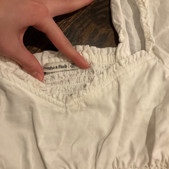 Abercrombie and Fitch White Puff Sleeve Top - Picture 3 of 3